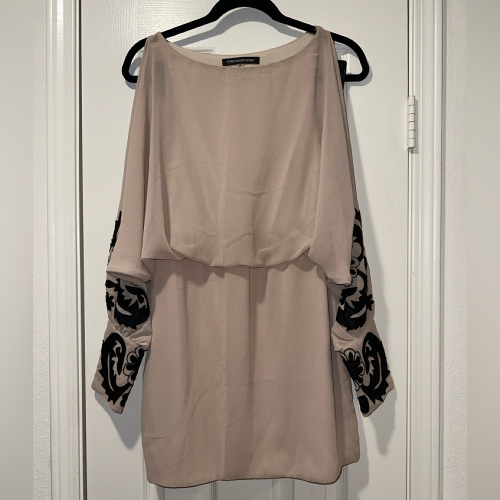 FOREIGN EXCHANGE - Mini Dress Embroidered Sleeve / Cuff Design (taupe/black) M